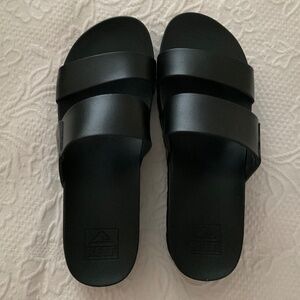 Reef cushion vista hi size 9 in black